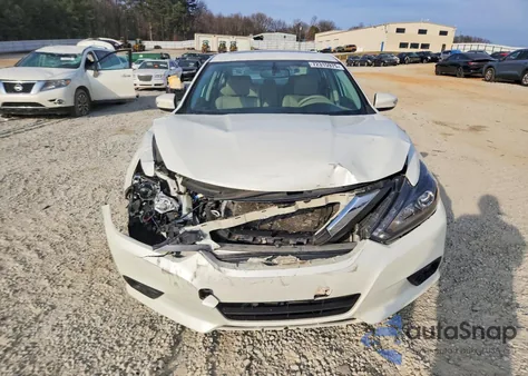2017 Nissan Altima 2.5 z USA, uszkodzony, nr VIN 1N4AL3AP0HC187491